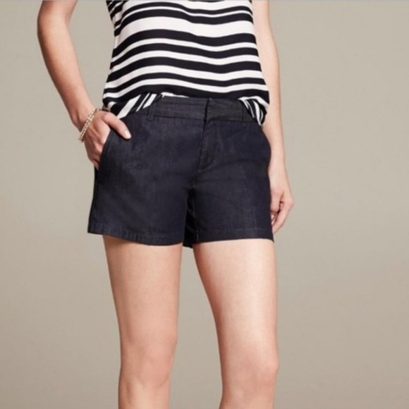 Banana Republic Pants - NWOT Chambray Banana Republic Hampton short, 32/14